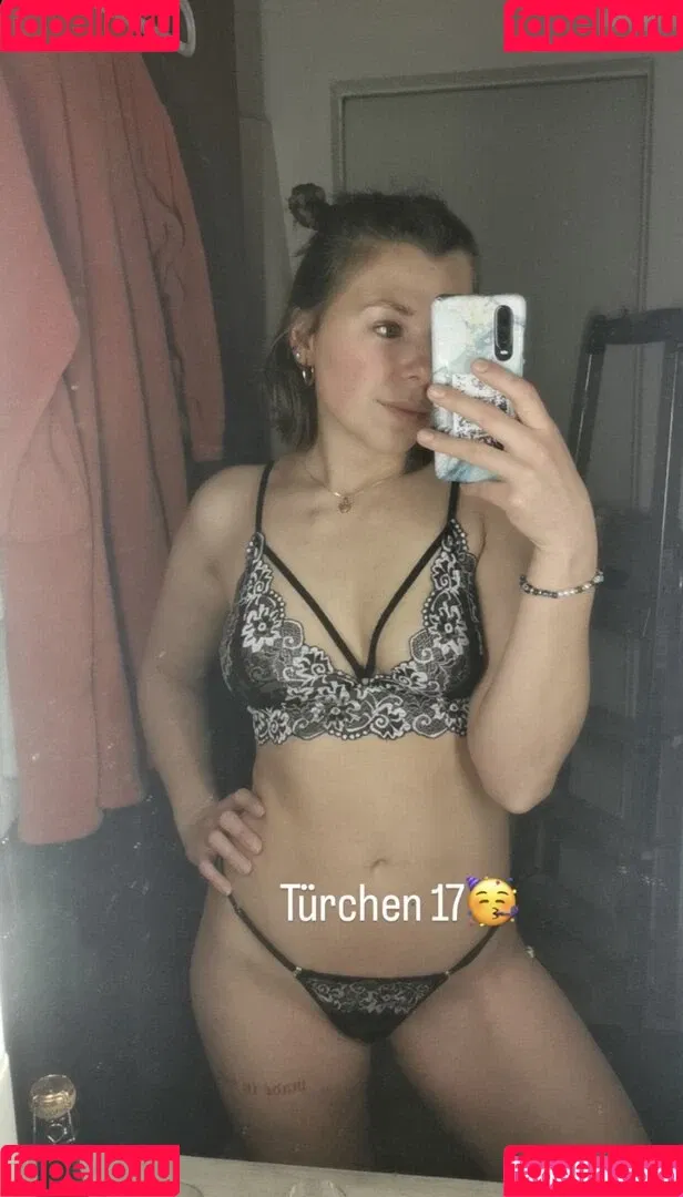 ItsIzzysLife Onlyfans Photo Gallery 