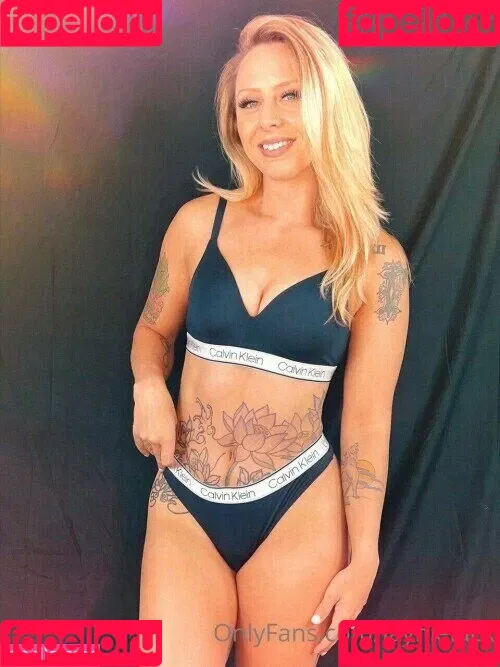 AEW Laynie Luck Onlyfans Photo Gallery 