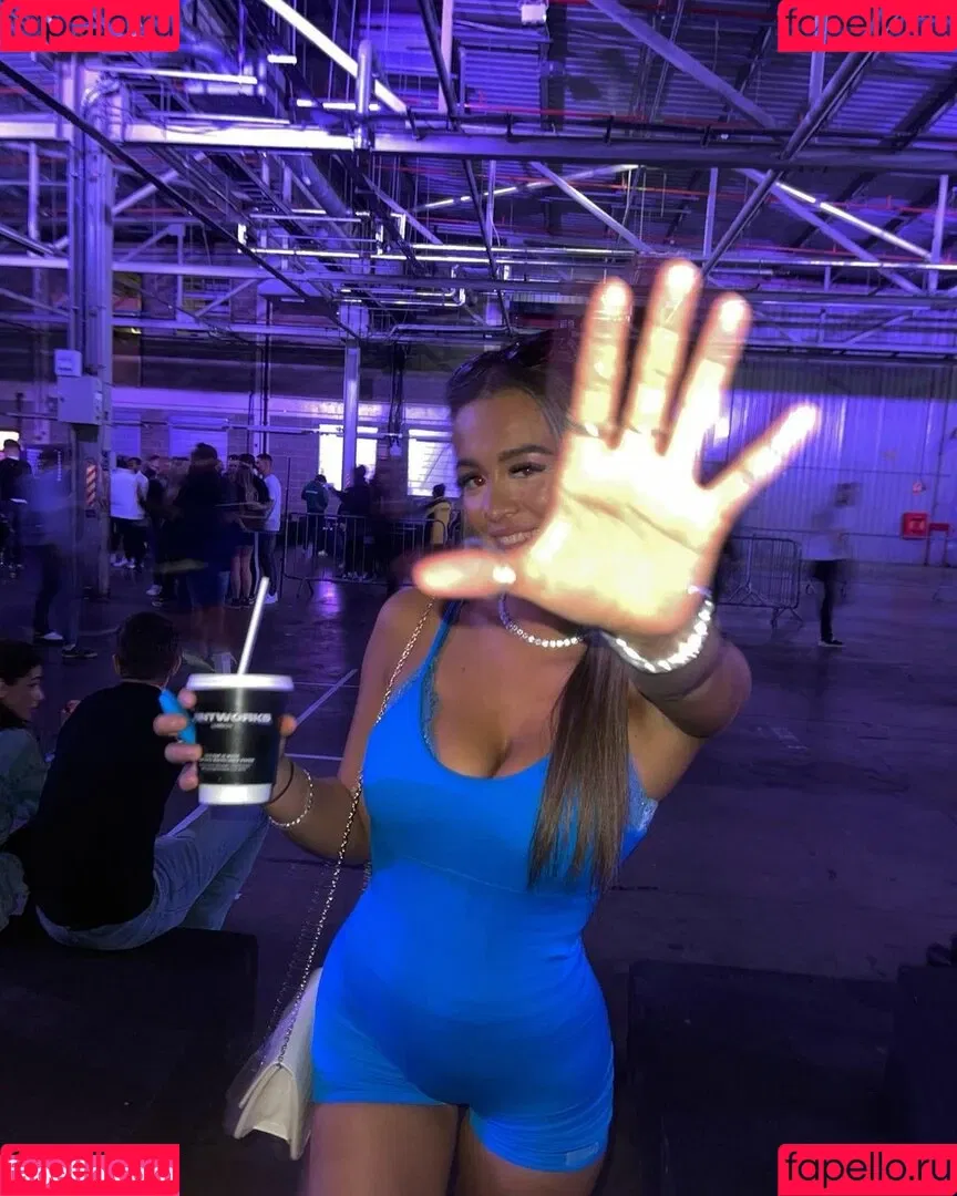 Camille Kathleen Bennetton Onlyfans Photo Gallery 