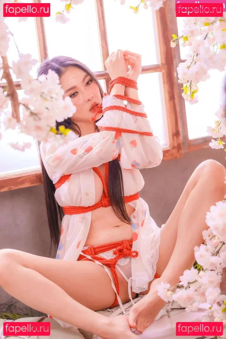 nimtharin Onlyfans Photo Gallery 