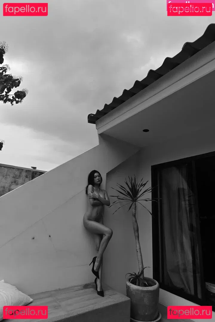 nimtharin Onlyfans Photo Gallery 