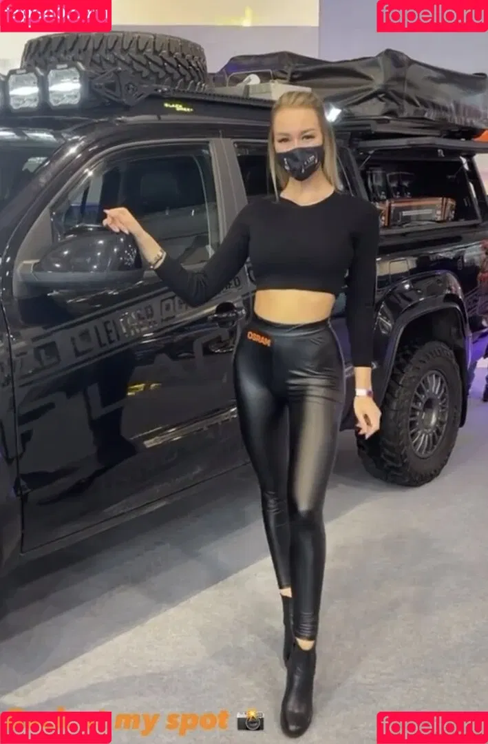 Tessa Hövel Onlyfans Photo Gallery 