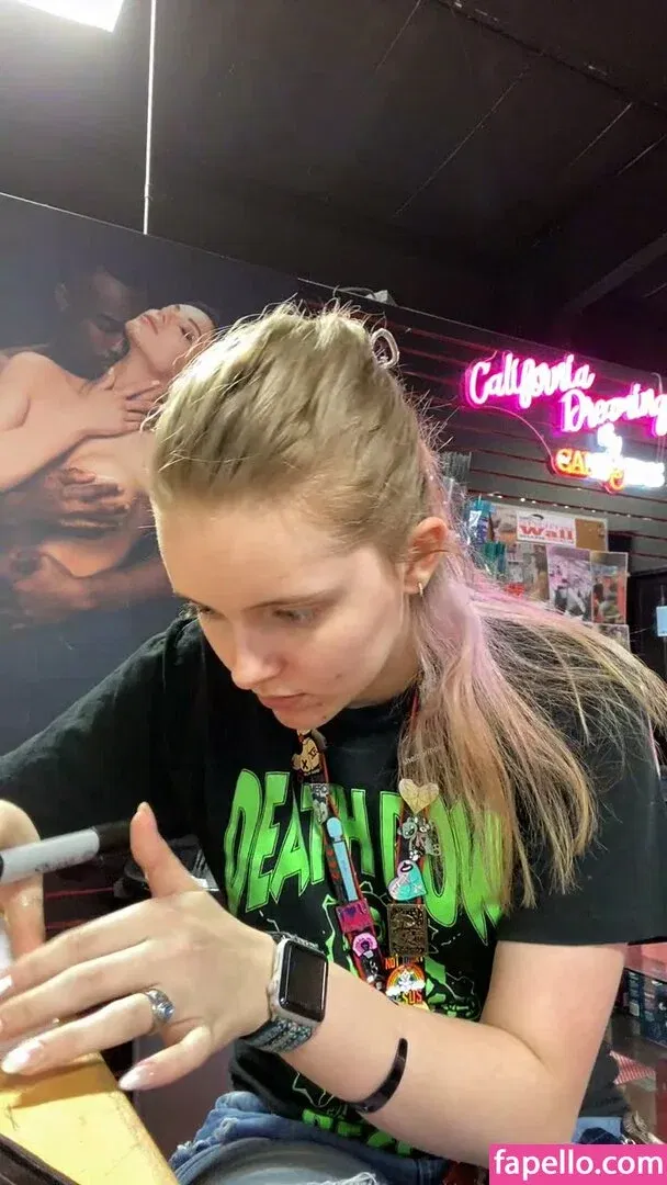 Katherine Means Onlyfans Photo Gallery 