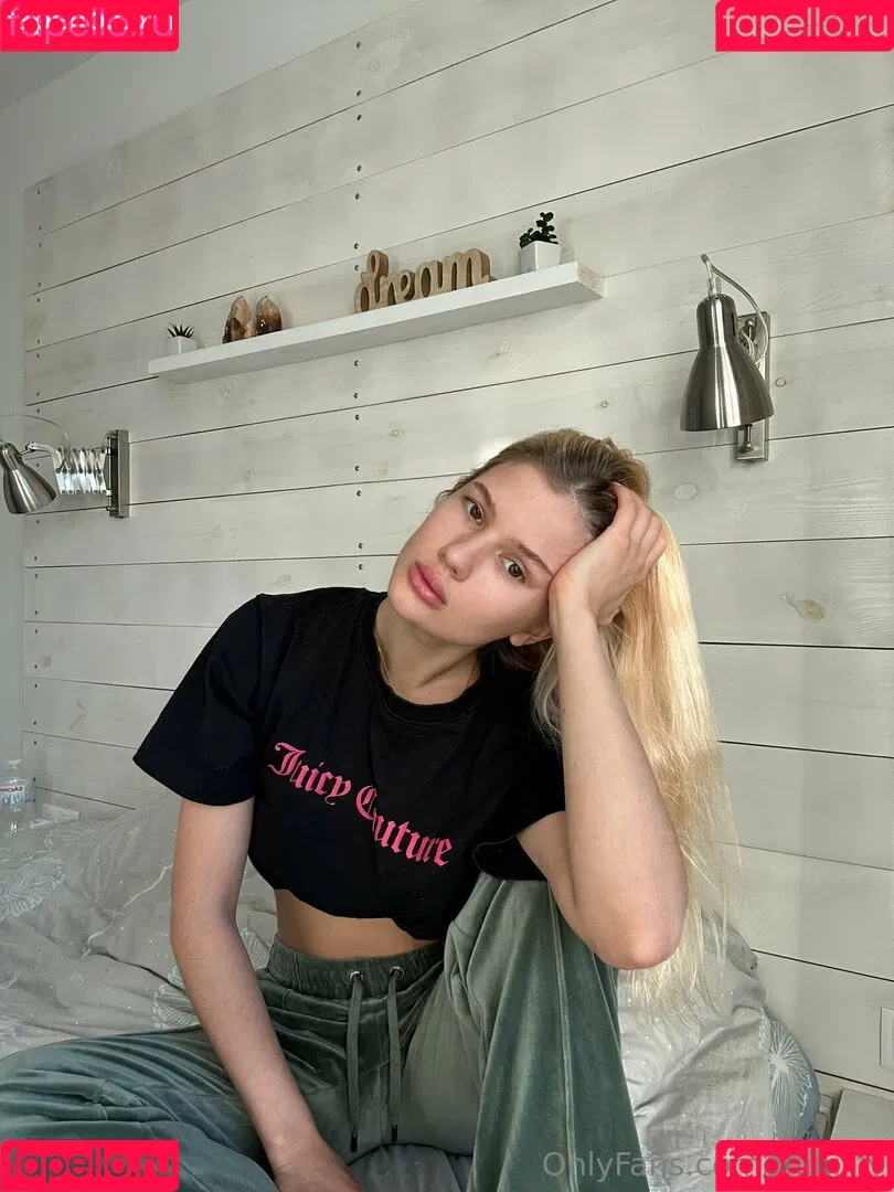 minilily Onlyfans Photo Gallery 