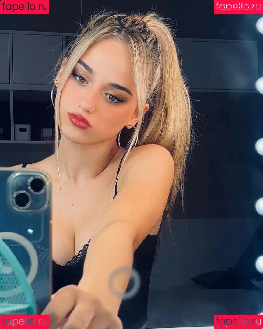 Adriianaasz Onlyfans Photo Gallery 