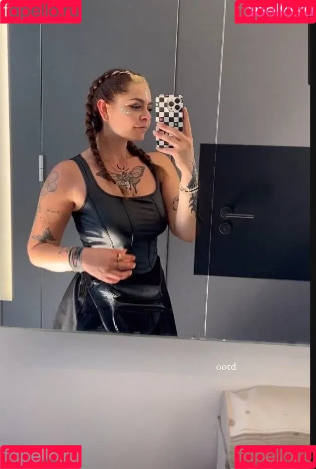 Shelly Onlyfans Photo Gallery 