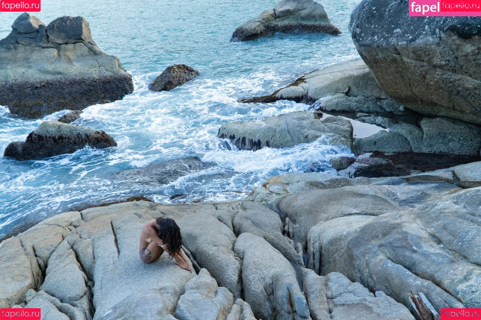 Thais-Yoga Onlyfans Photo Gallery 
