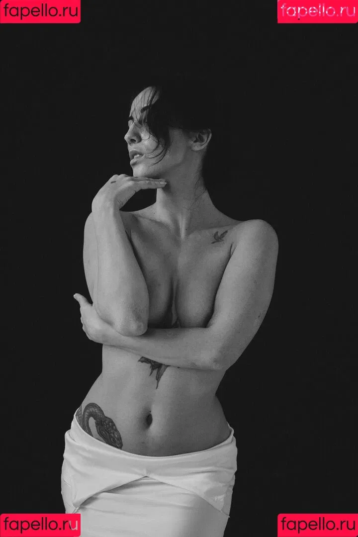 Thais-Yoga Onlyfans Photo Gallery 