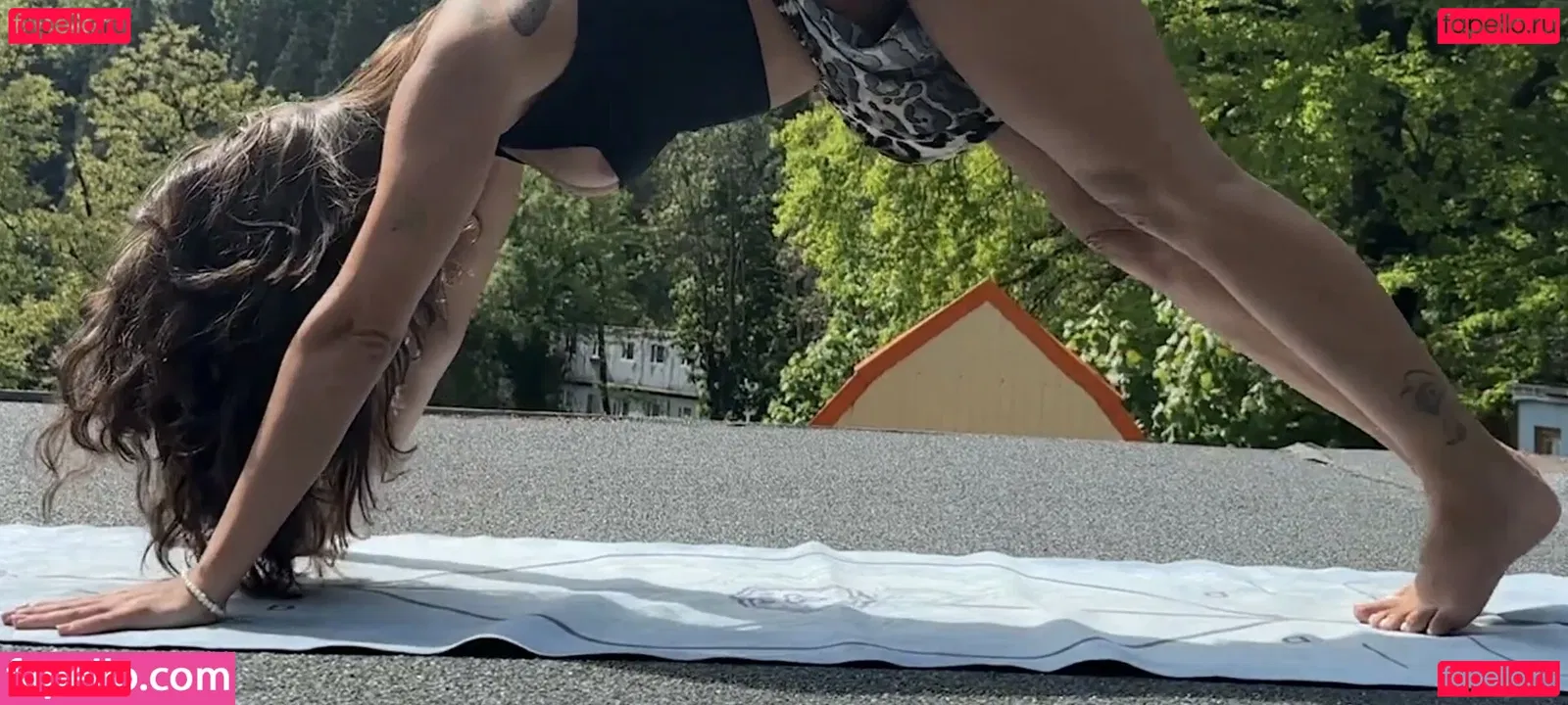 Thais-Yoga Onlyfans Photo Gallery 