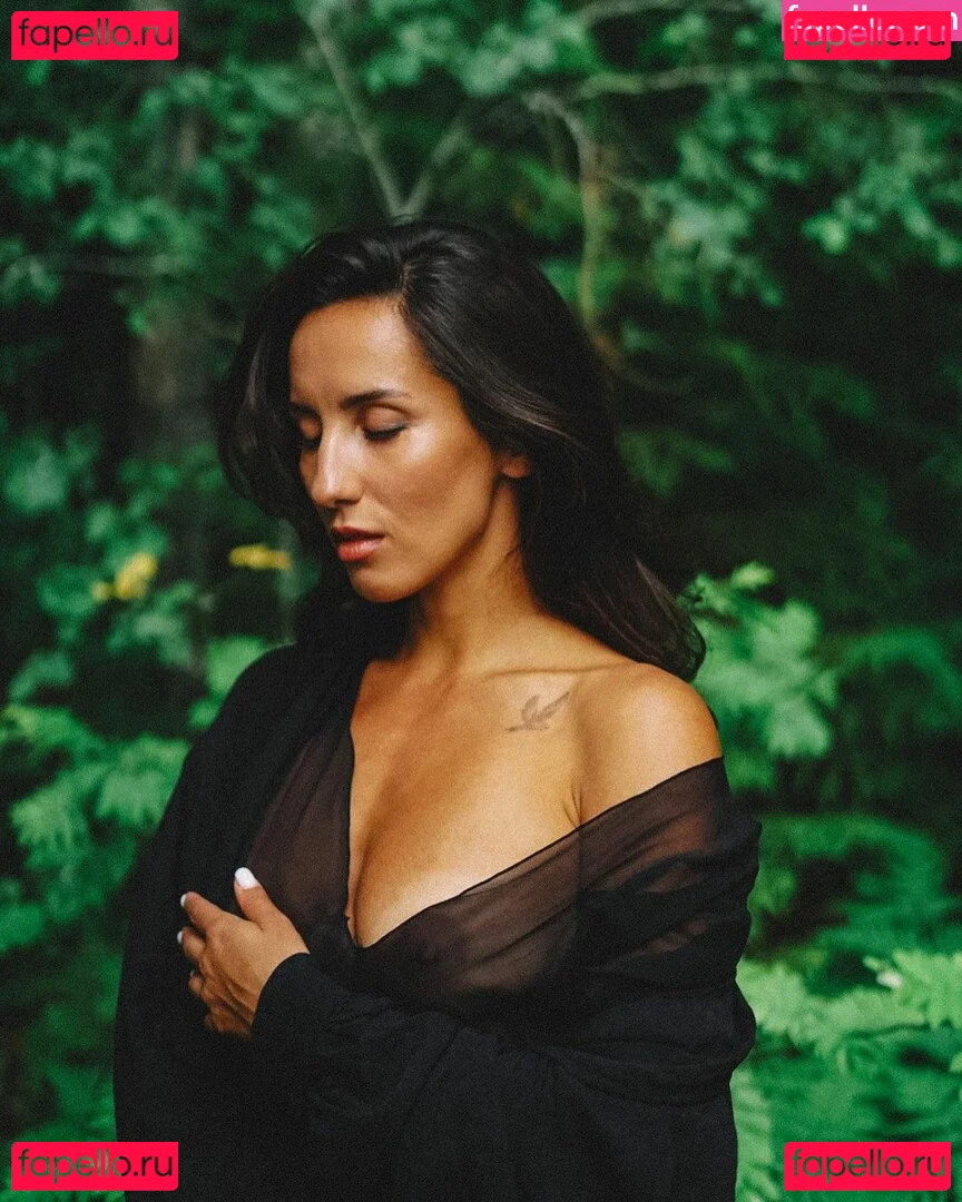 Thais-Yoga Onlyfans Photo Gallery 