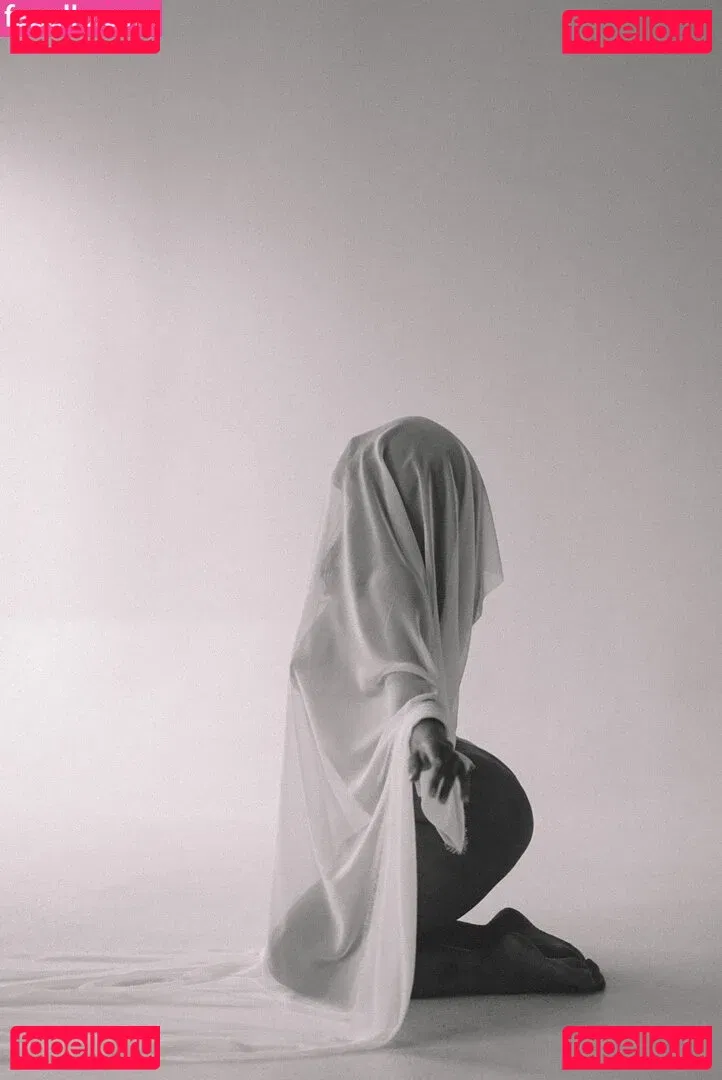 Thais-Yoga Onlyfans Photo Gallery 