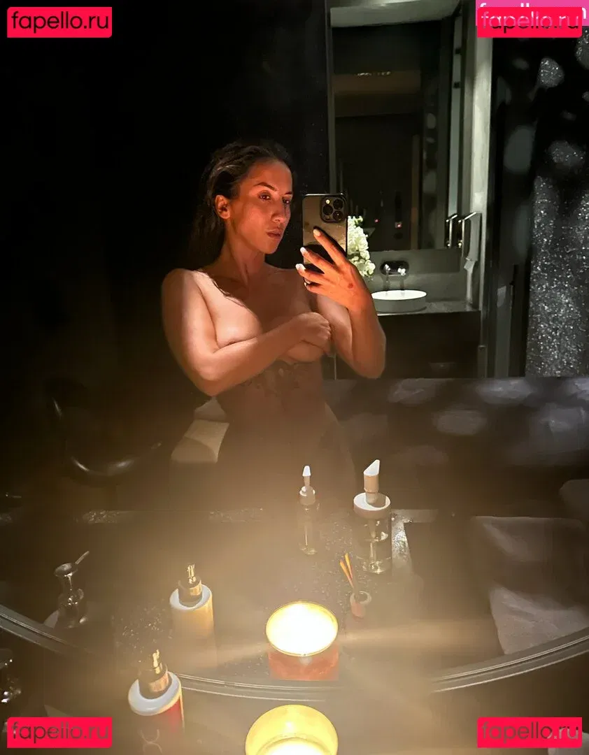 Thais-Yoga Onlyfans Photo Gallery 