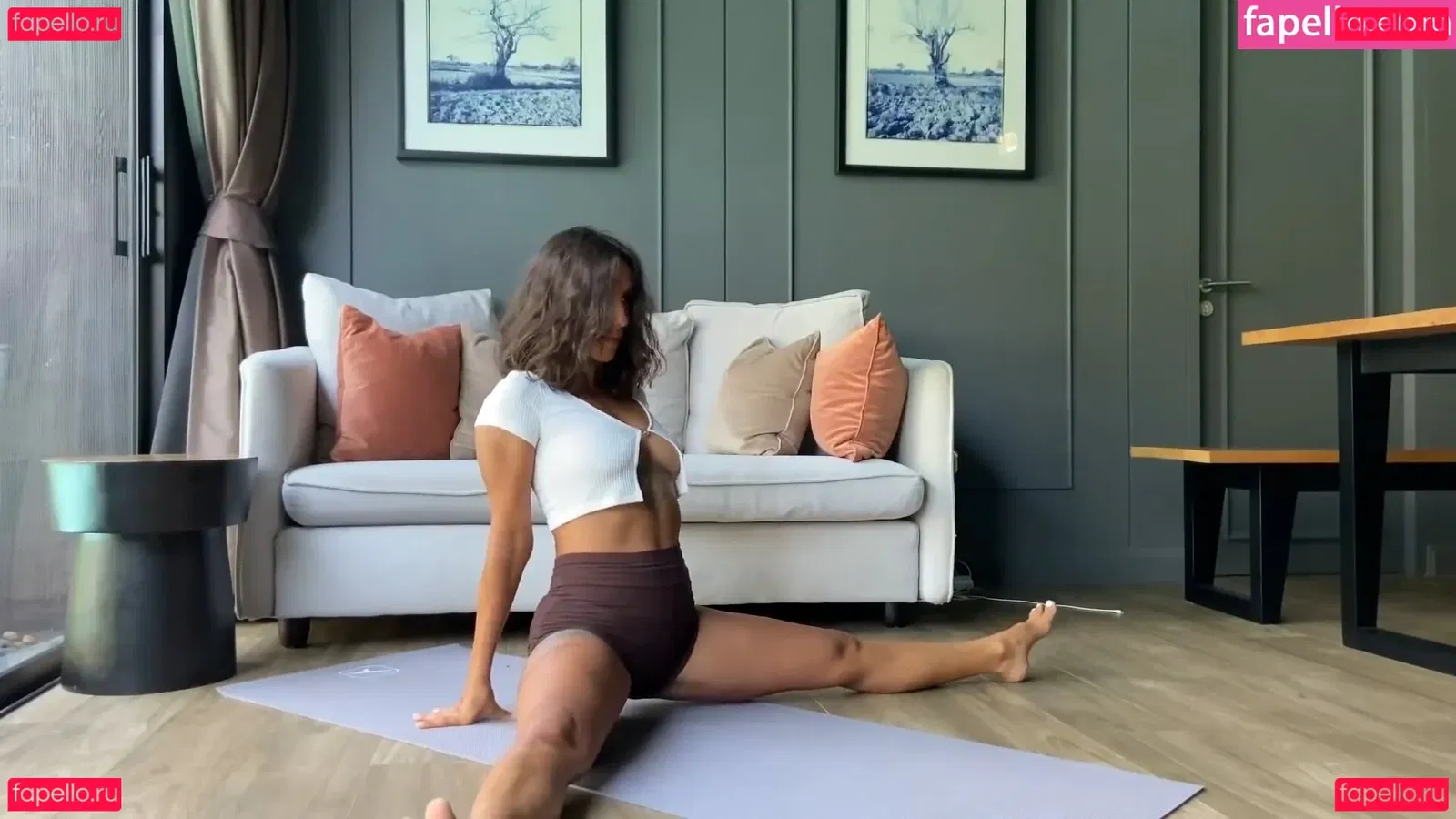 Thais-Yoga Onlyfans Photo Gallery 