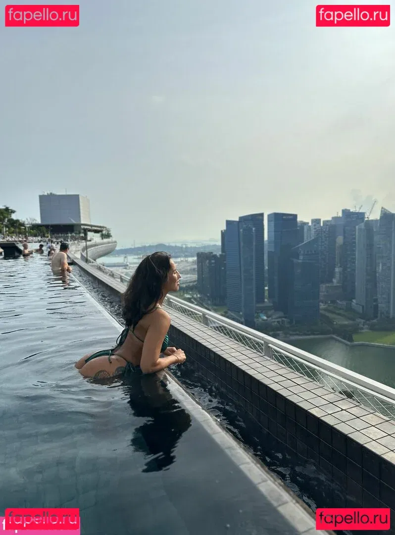 Thais-Yoga Onlyfans Photo Gallery 