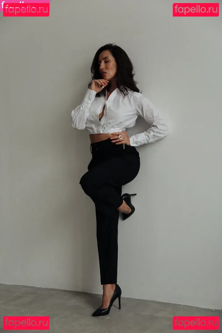 Thais-Yoga Onlyfans Photo Gallery 