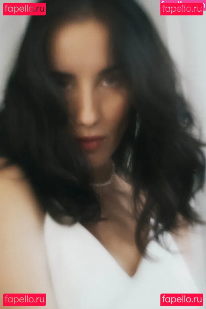 Thais-Yoga Onlyfans Photo Gallery 