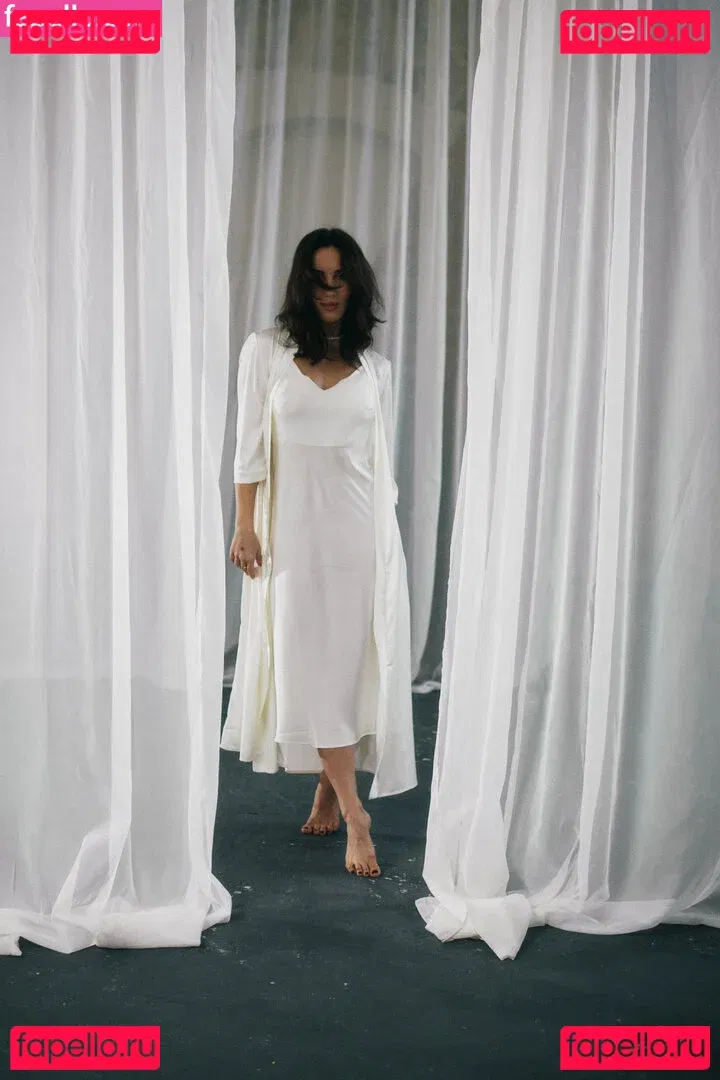 Thais-Yoga Onlyfans Photo Gallery 