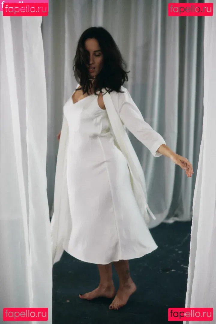 Thais-Yoga Onlyfans Photo Gallery 