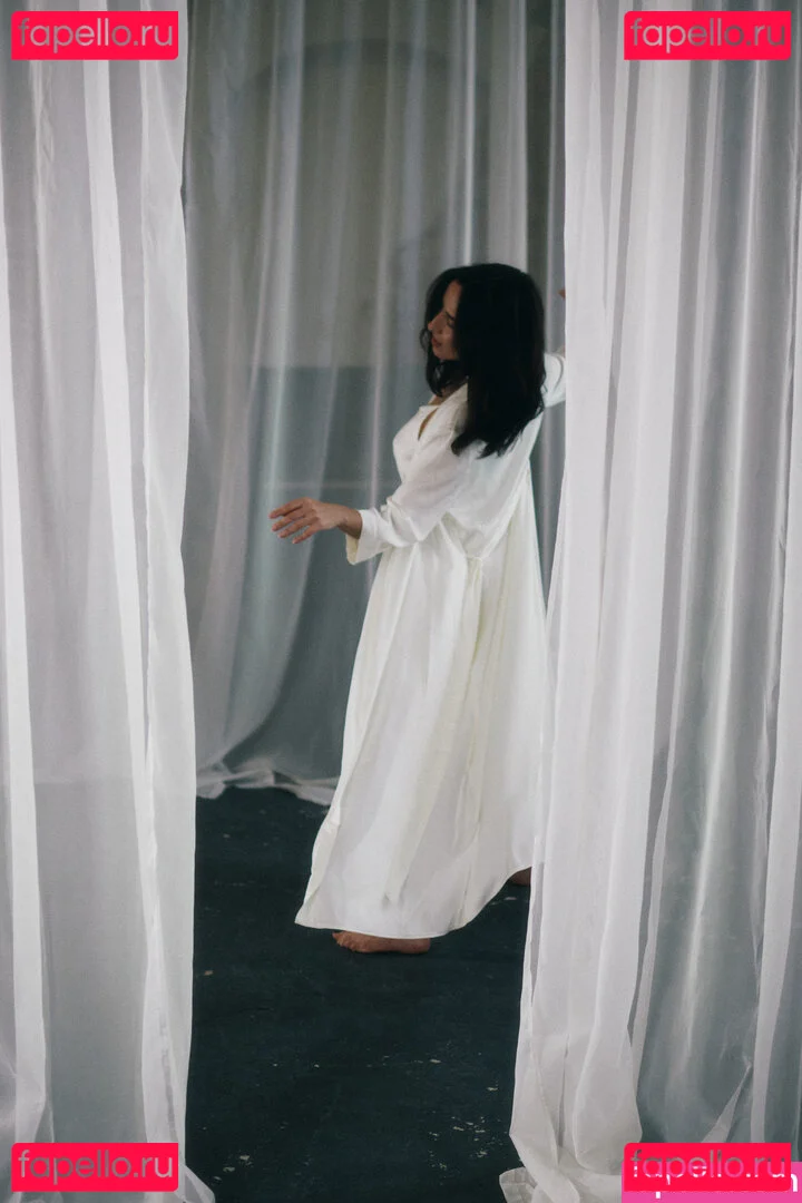 Thais-Yoga Onlyfans Photo Gallery 