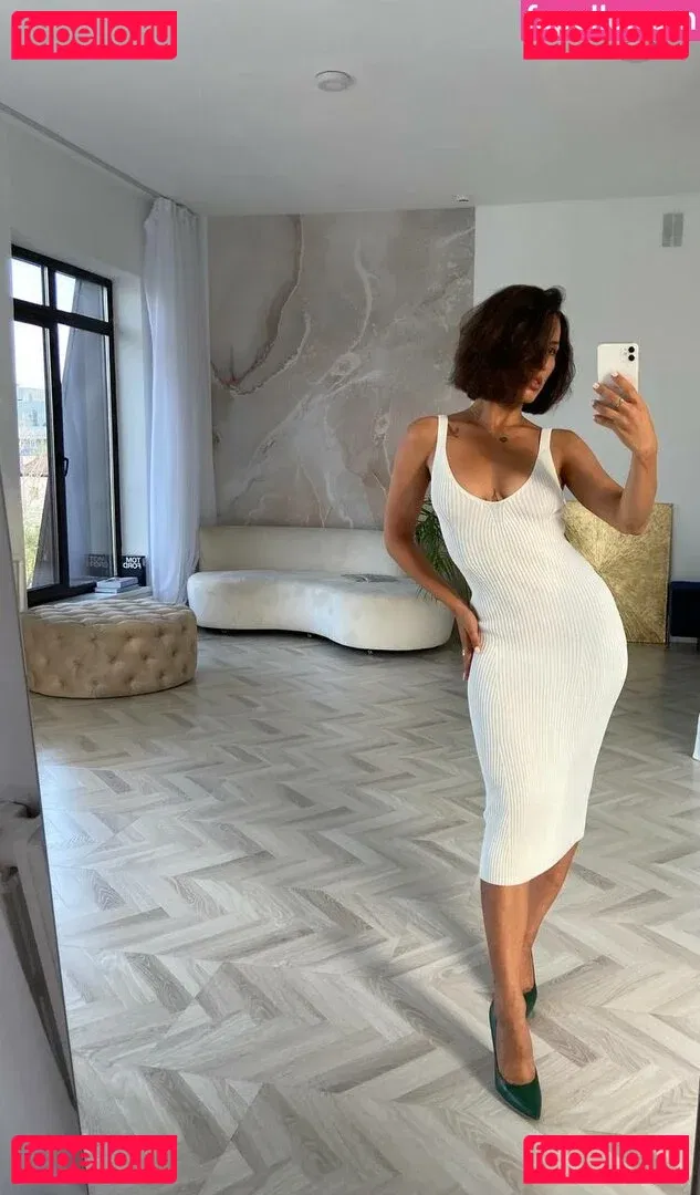 Thais-Yoga Onlyfans Photo Gallery 