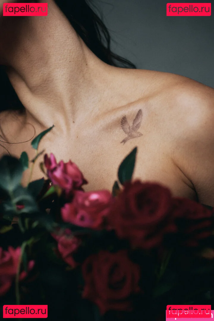 Thais-Yoga Onlyfans Photo Gallery 