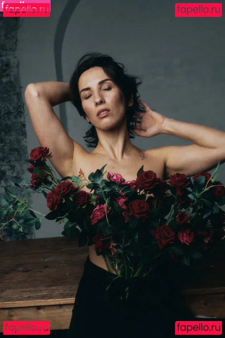 Thais-Yoga Onlyfans Photo Gallery 