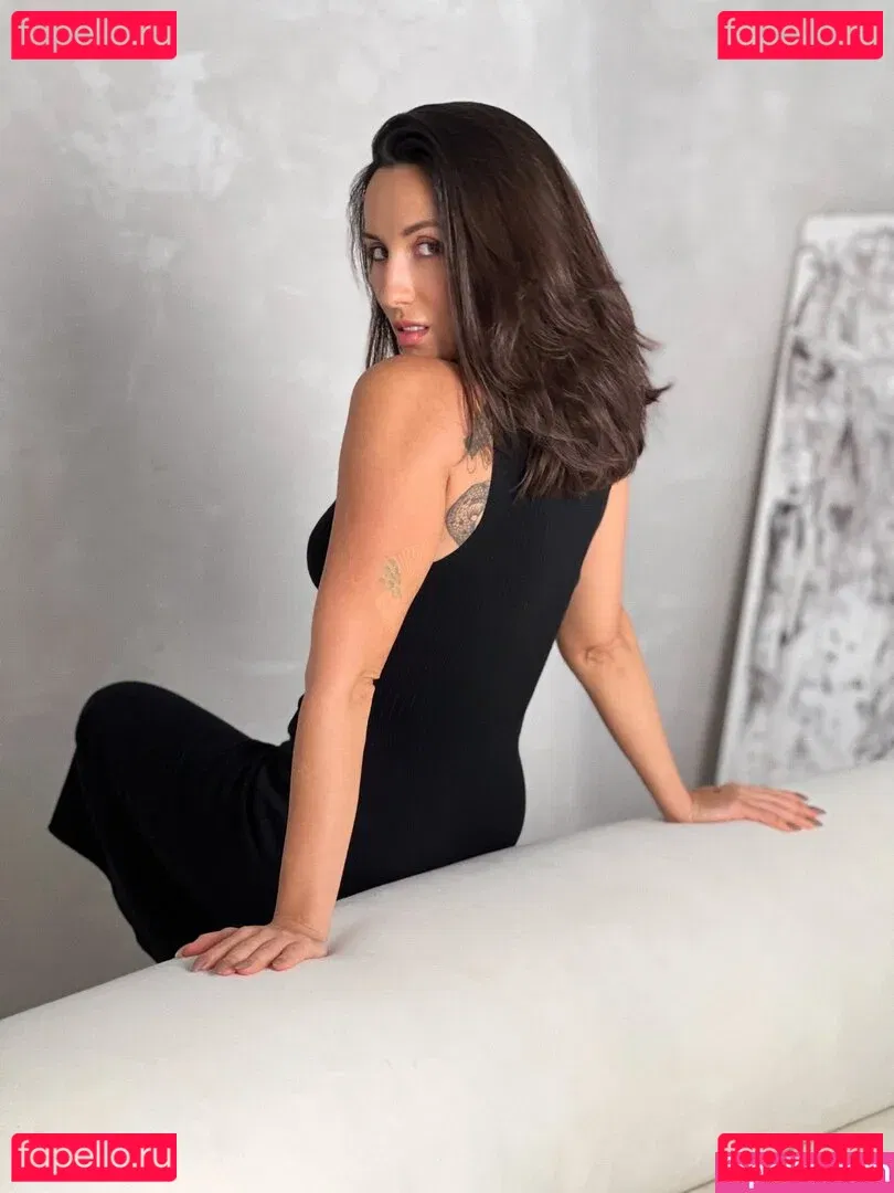 Thais-Yoga Onlyfans Photo Gallery 