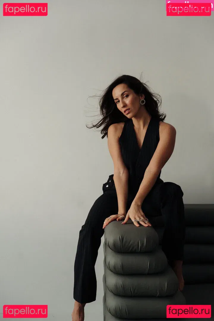 Thais-Yoga Onlyfans Photo Gallery 