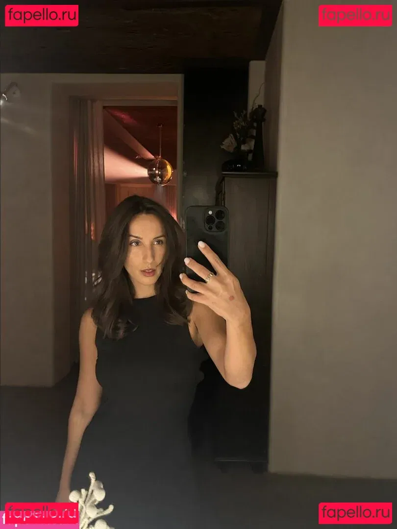 Thais-Yoga Onlyfans Photo Gallery 