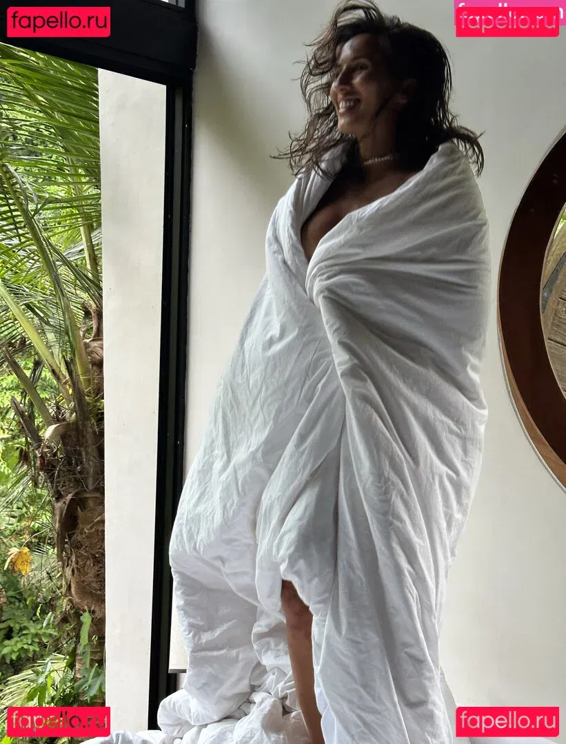 Thais-Yoga Onlyfans Photo Gallery 