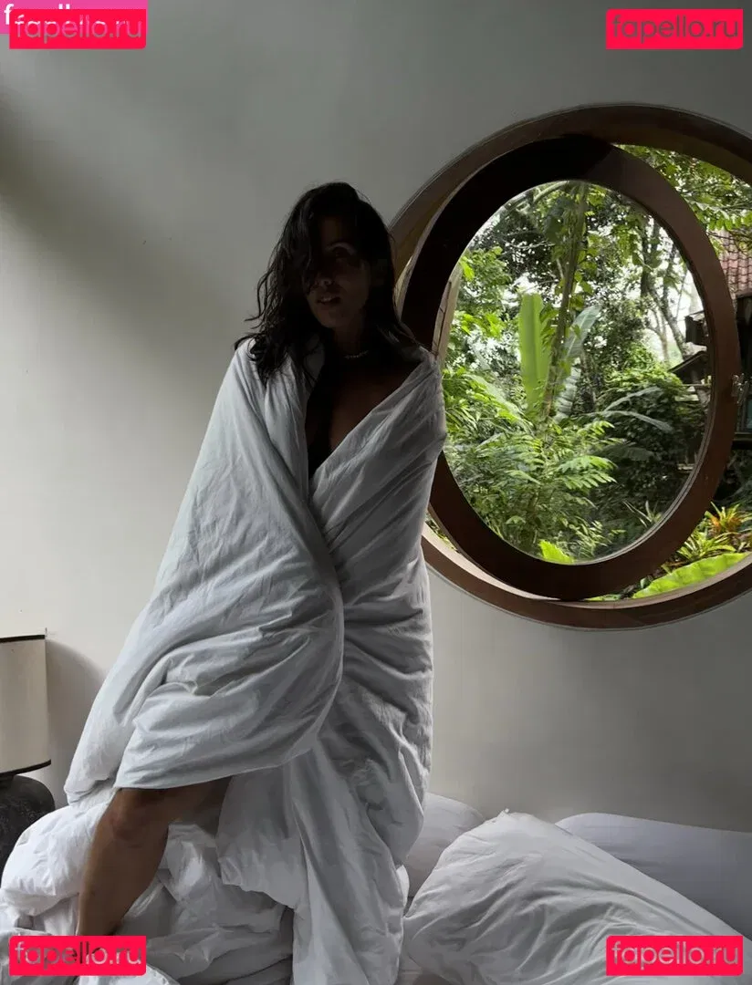 Thais-Yoga Onlyfans Photo Gallery 