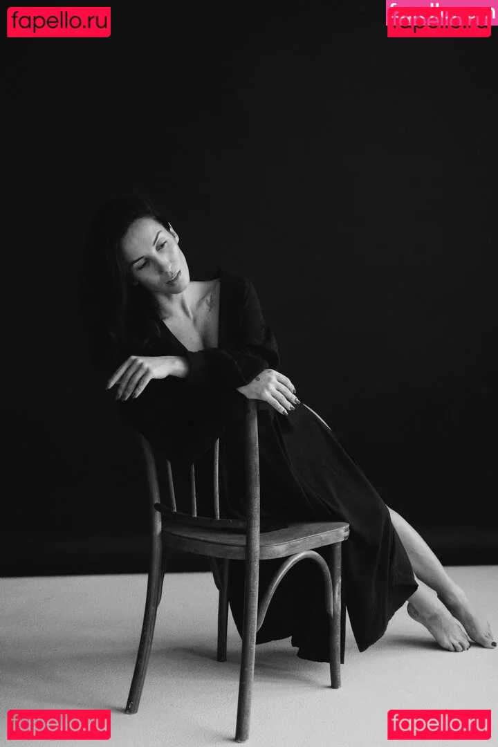 Thais-Yoga Onlyfans Photo Gallery 