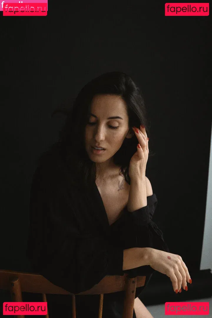 Thais-Yoga Onlyfans Photo Gallery 