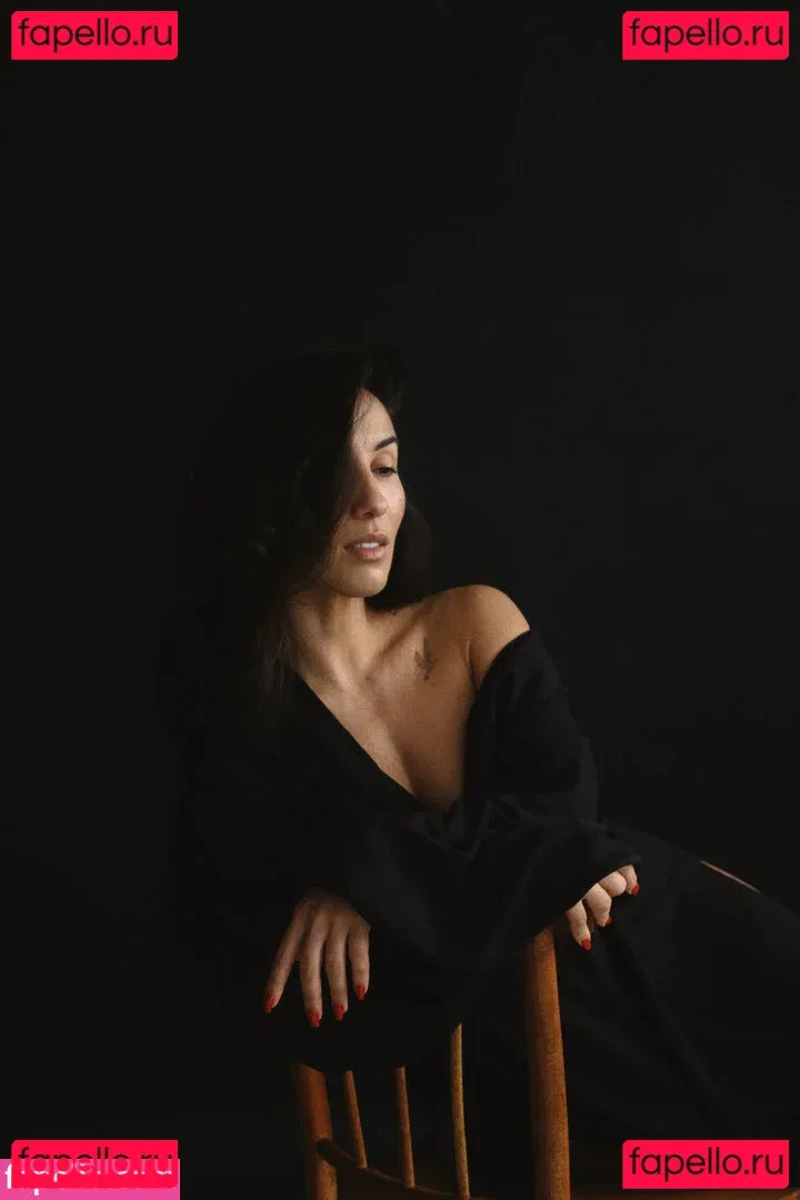 Thais-Yoga Onlyfans Photo Gallery 