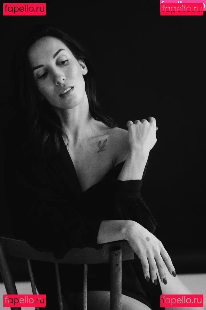 Thais-Yoga Onlyfans Photo Gallery 