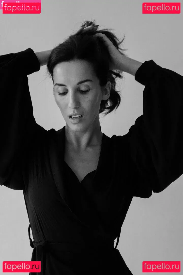 Thais-Yoga Onlyfans Photo Gallery 