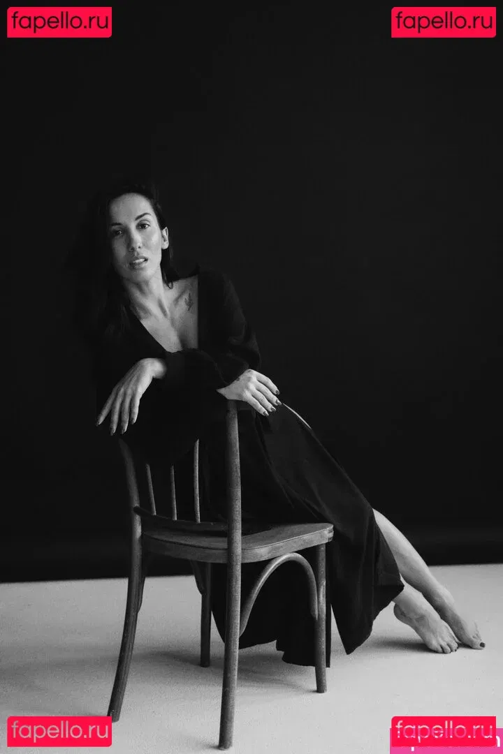 Thais-Yoga Onlyfans Photo Gallery 