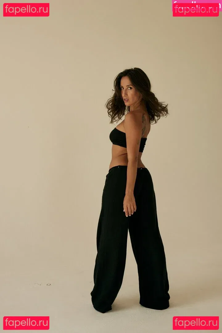 Thais-Yoga Onlyfans Photo Gallery 