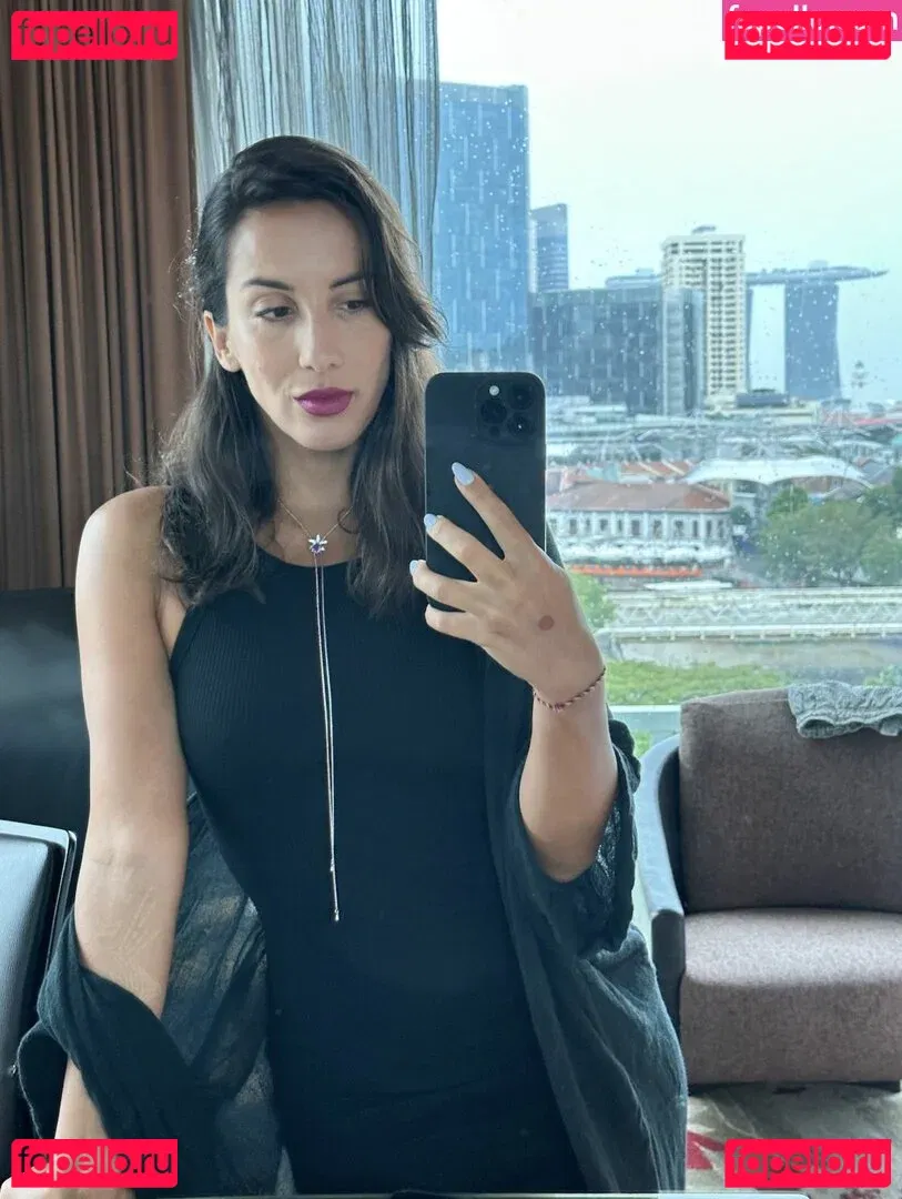 Thais-Yoga Onlyfans Photo Gallery 