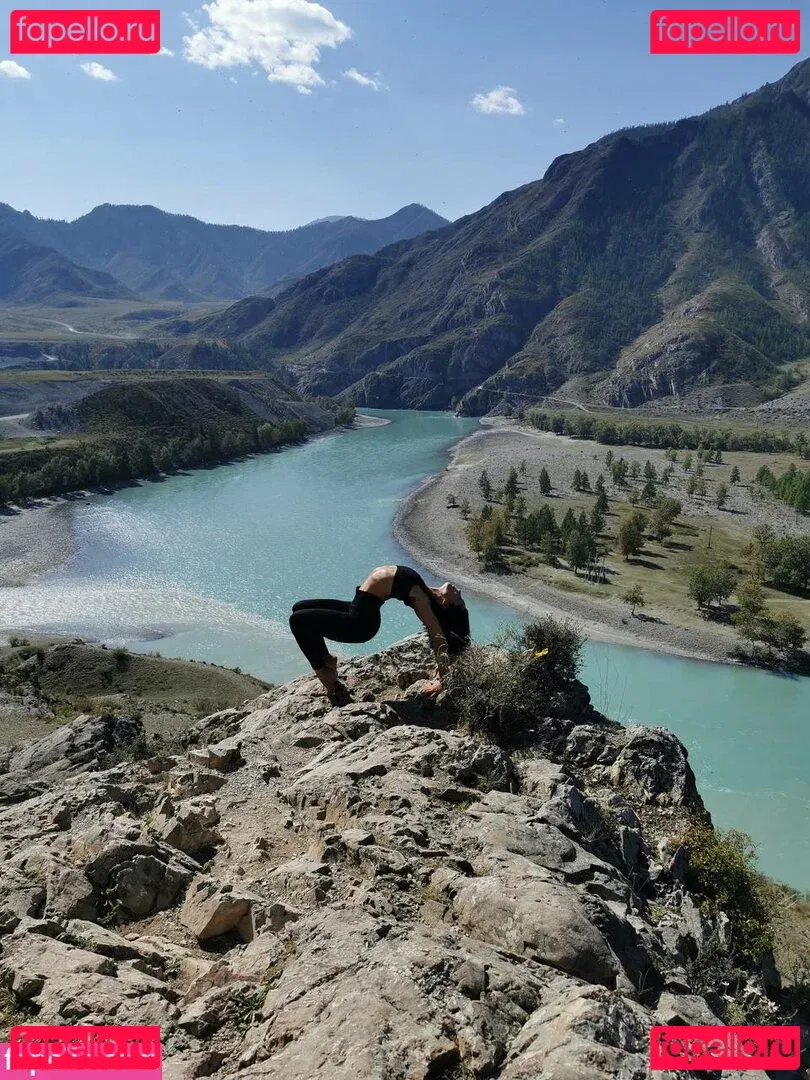 Thais-Yoga Onlyfans Photo Gallery 