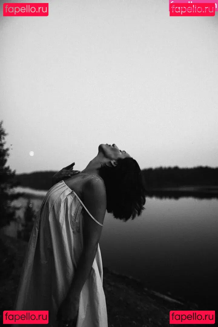 Thais-Yoga Onlyfans Photo Gallery 