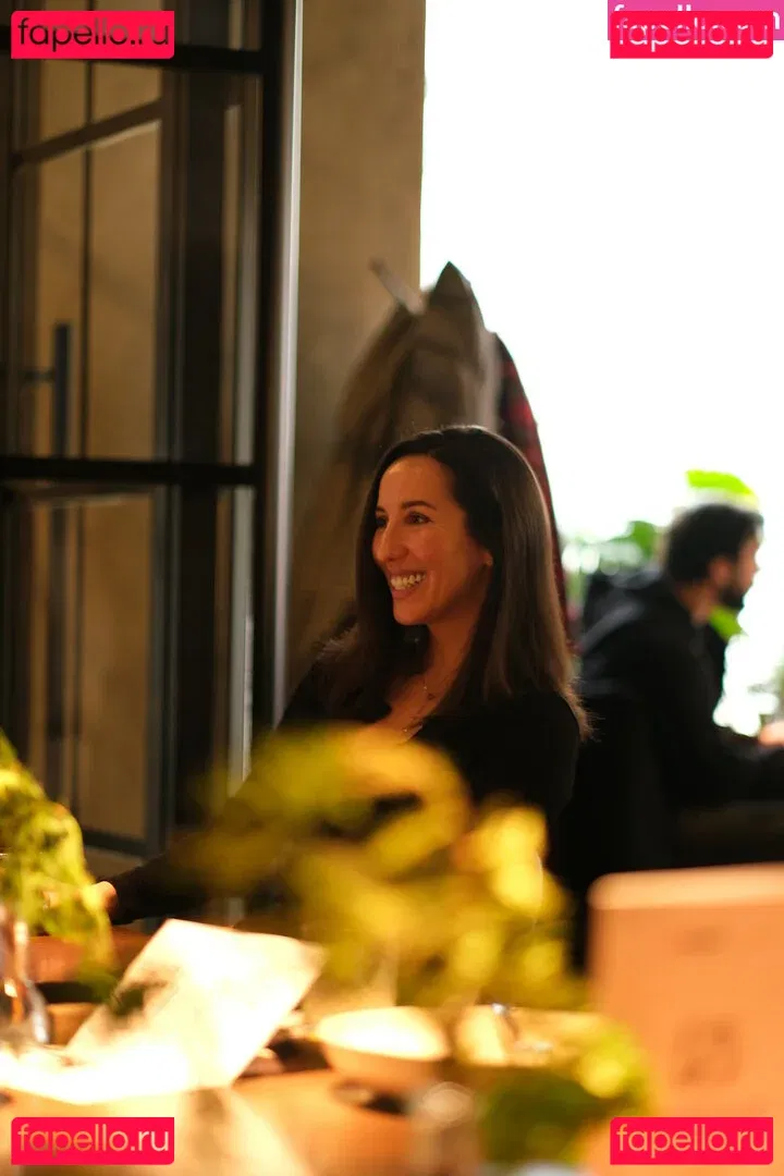 Thais-Yoga Onlyfans Photo Gallery 