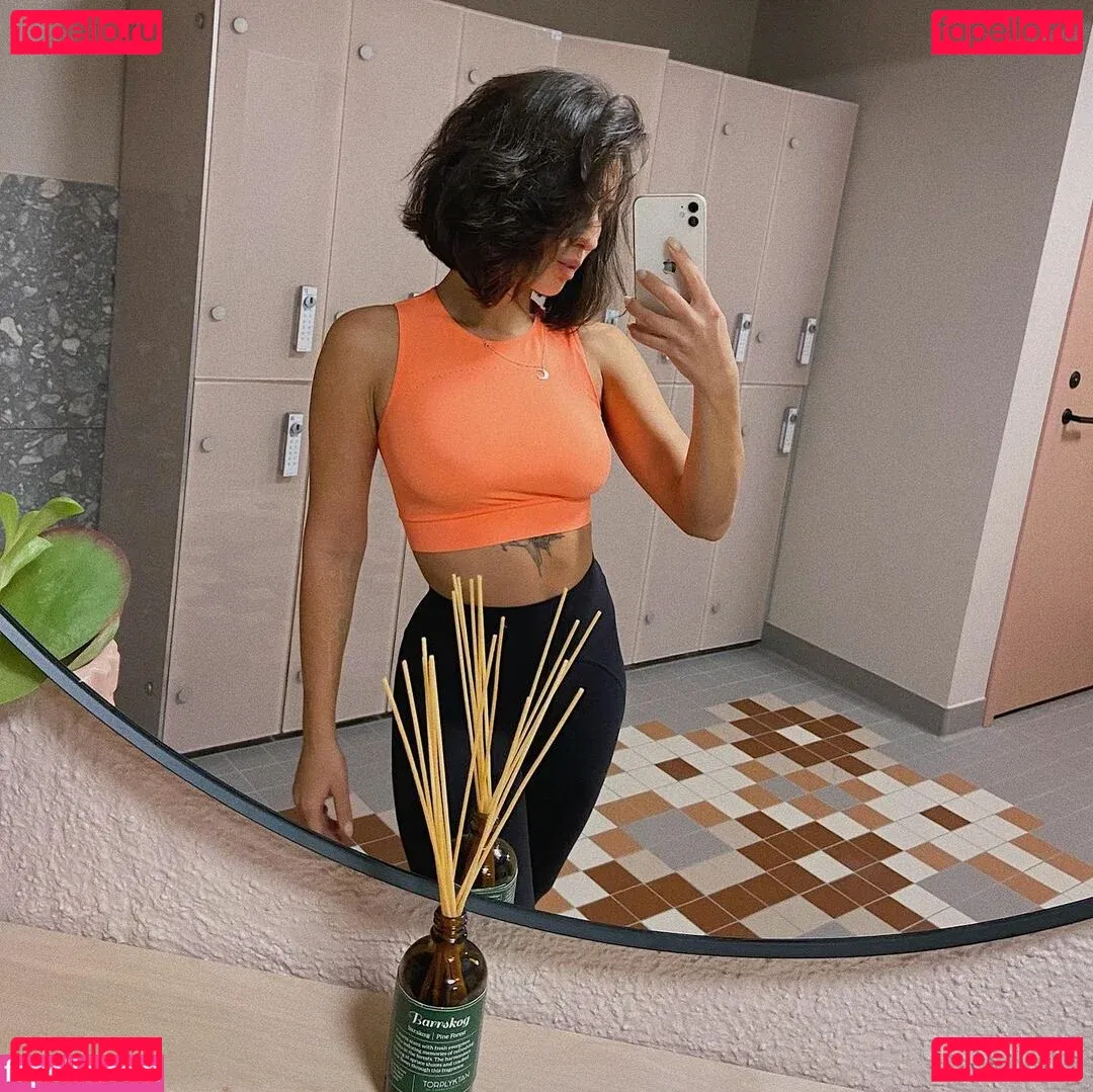 Thais-Yoga Onlyfans Photo Gallery 