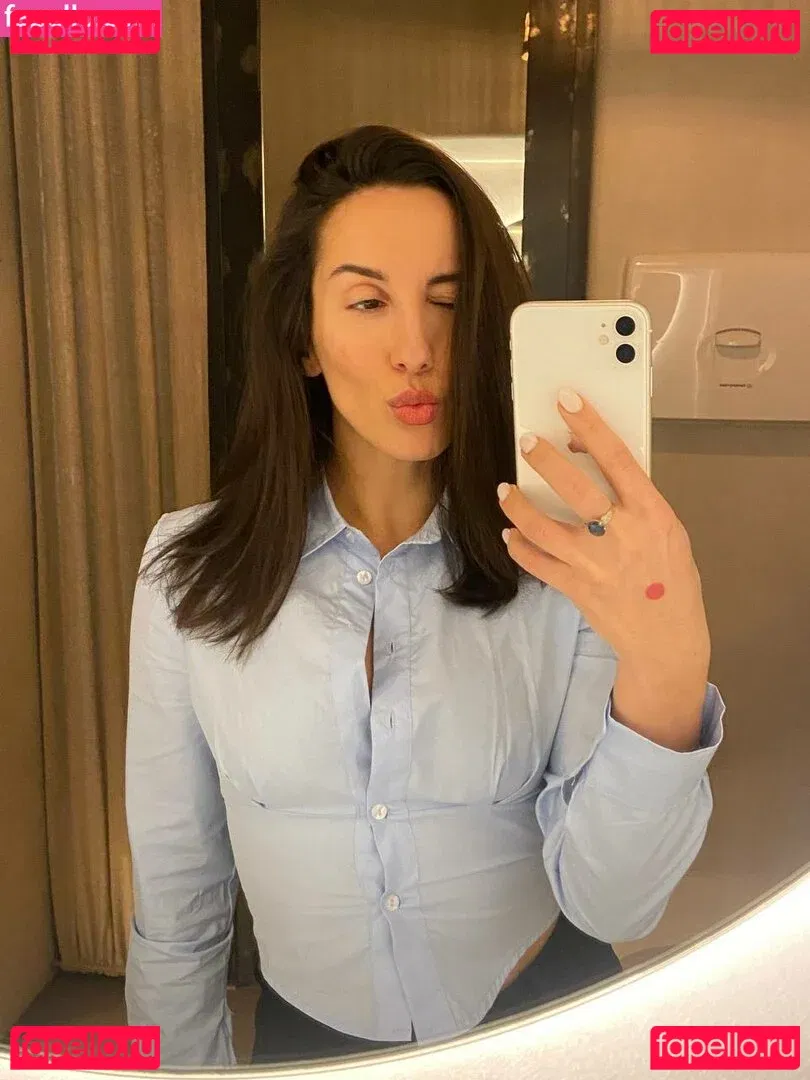 Thais-Yoga Onlyfans Photo Gallery 