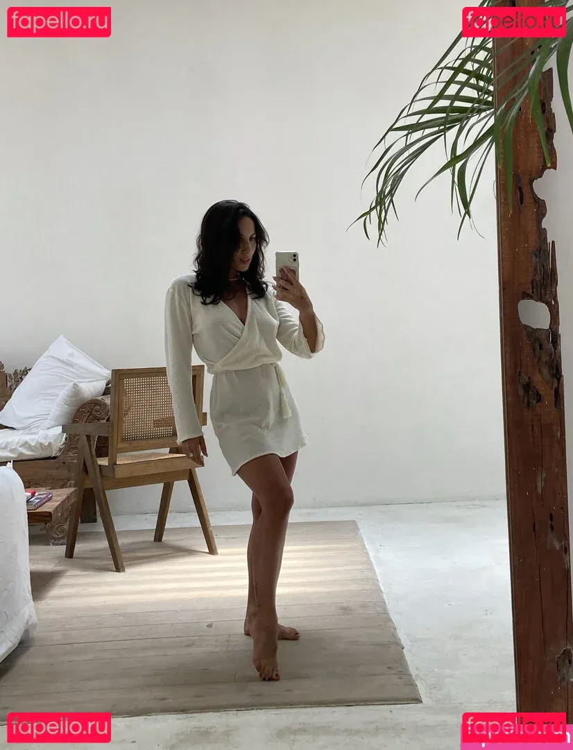 Thais-Yoga Onlyfans Photo Gallery 