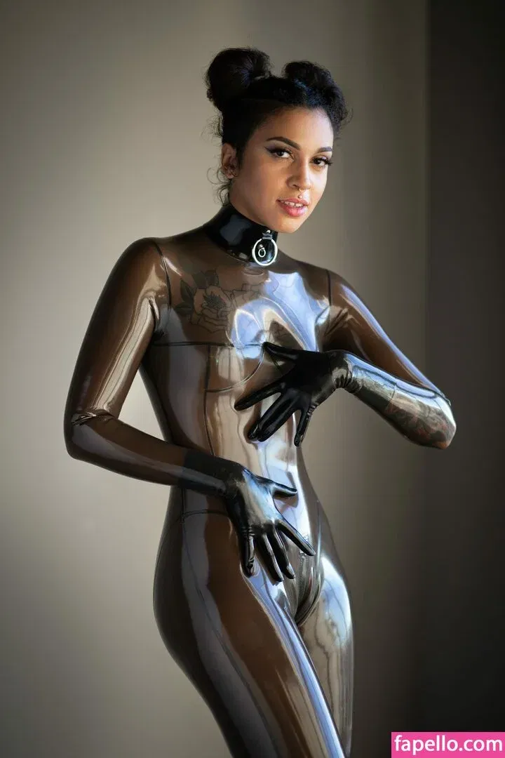 Ravyn Alexa Onlyfans Photo Gallery 