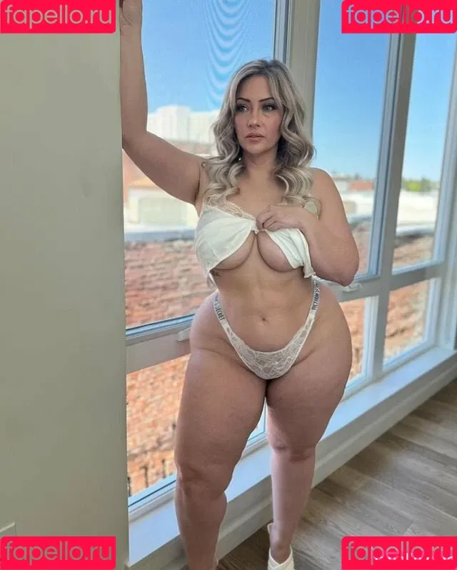 Emma St. James Onlyfans Photo Gallery 