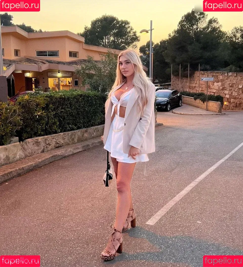 Starletnova Onlyfans Photo Gallery 