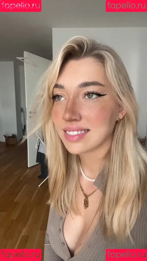Starletnova Onlyfans Photo Gallery 