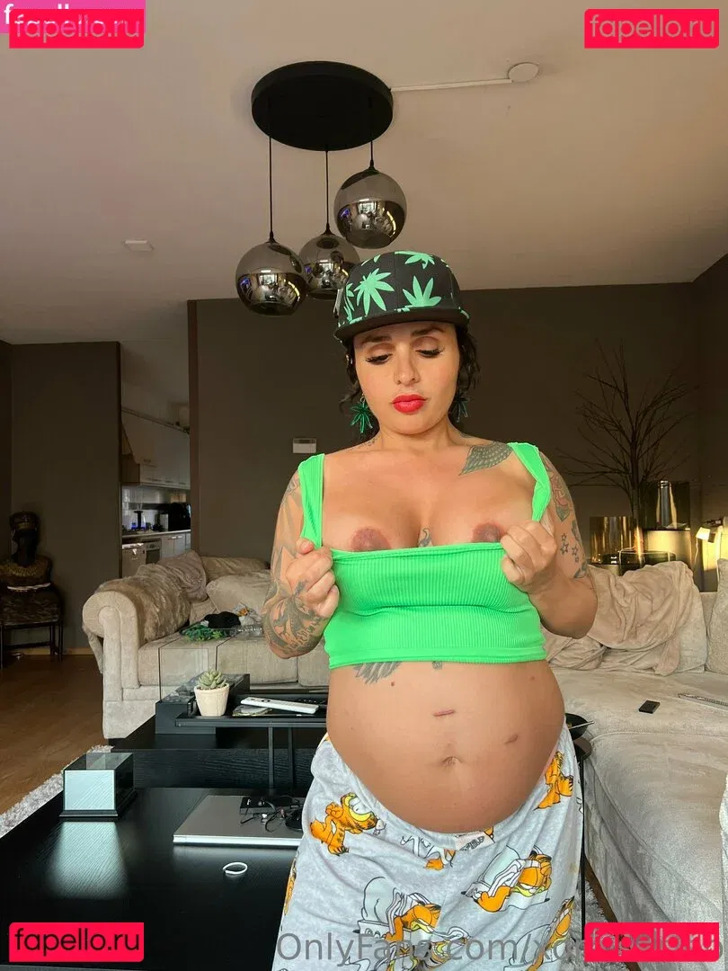 xomisscleo Onlyfans Photo Gallery 